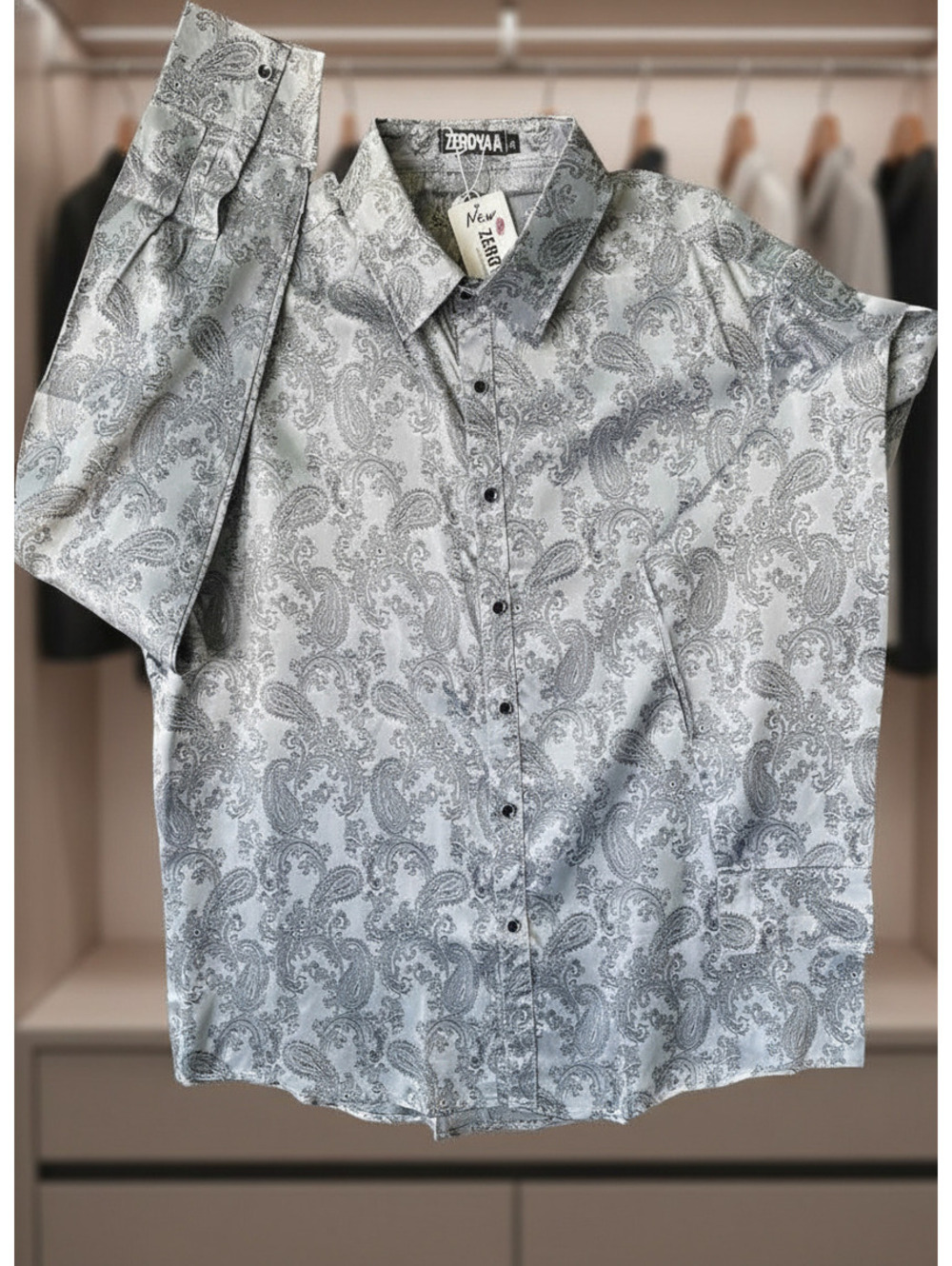 ZeroYaa Men's XL Paisley Button-Up Shirt